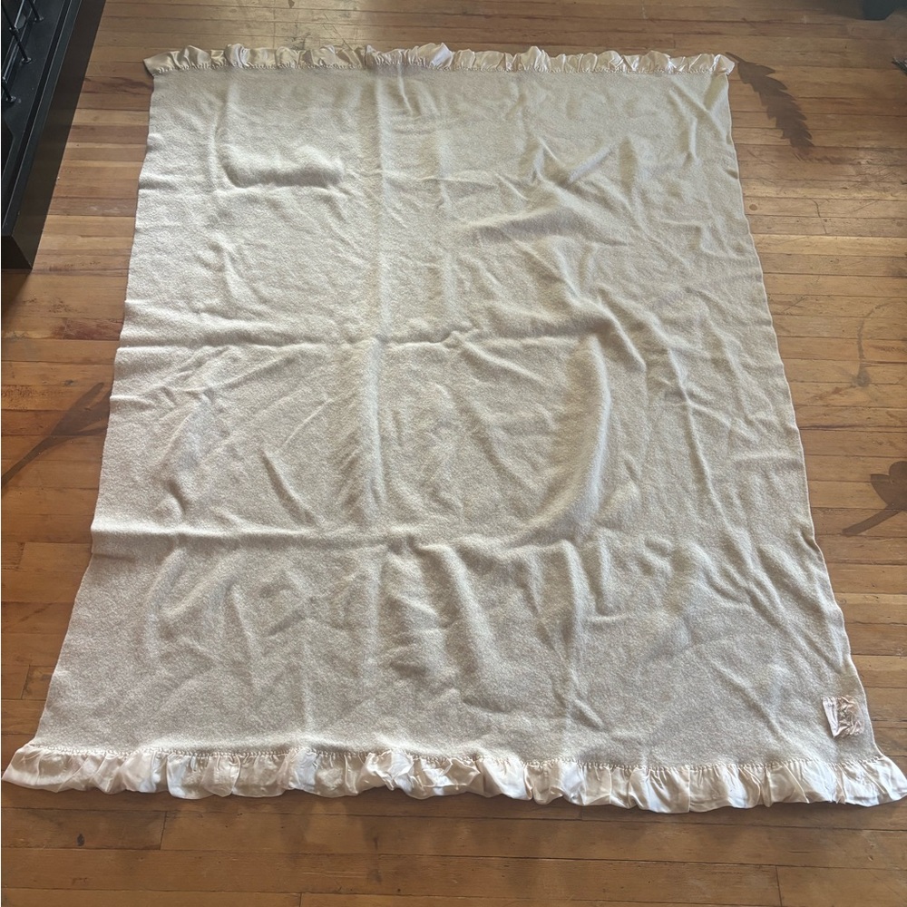 Vintage Baycrest Wool blanket 72 x 55
